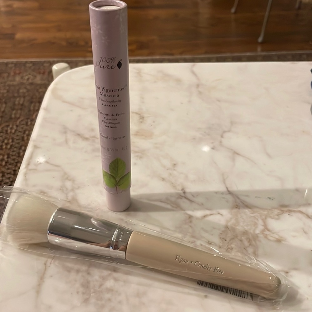 NWT fruit pigmented mascara 100 percent pure & 100 large powder brush